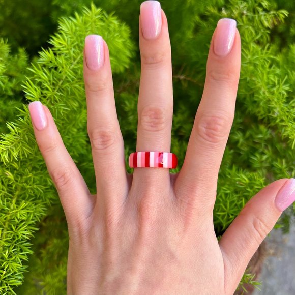 Acrylic ring - Picture 2 of 4